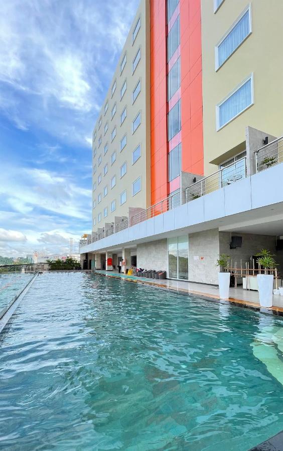 Harris Hotel Samarinda Eksteriør bilde