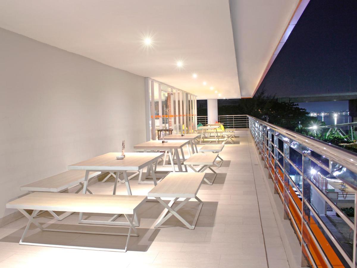 Harris Hotel Samarinda Eksteriør bilde