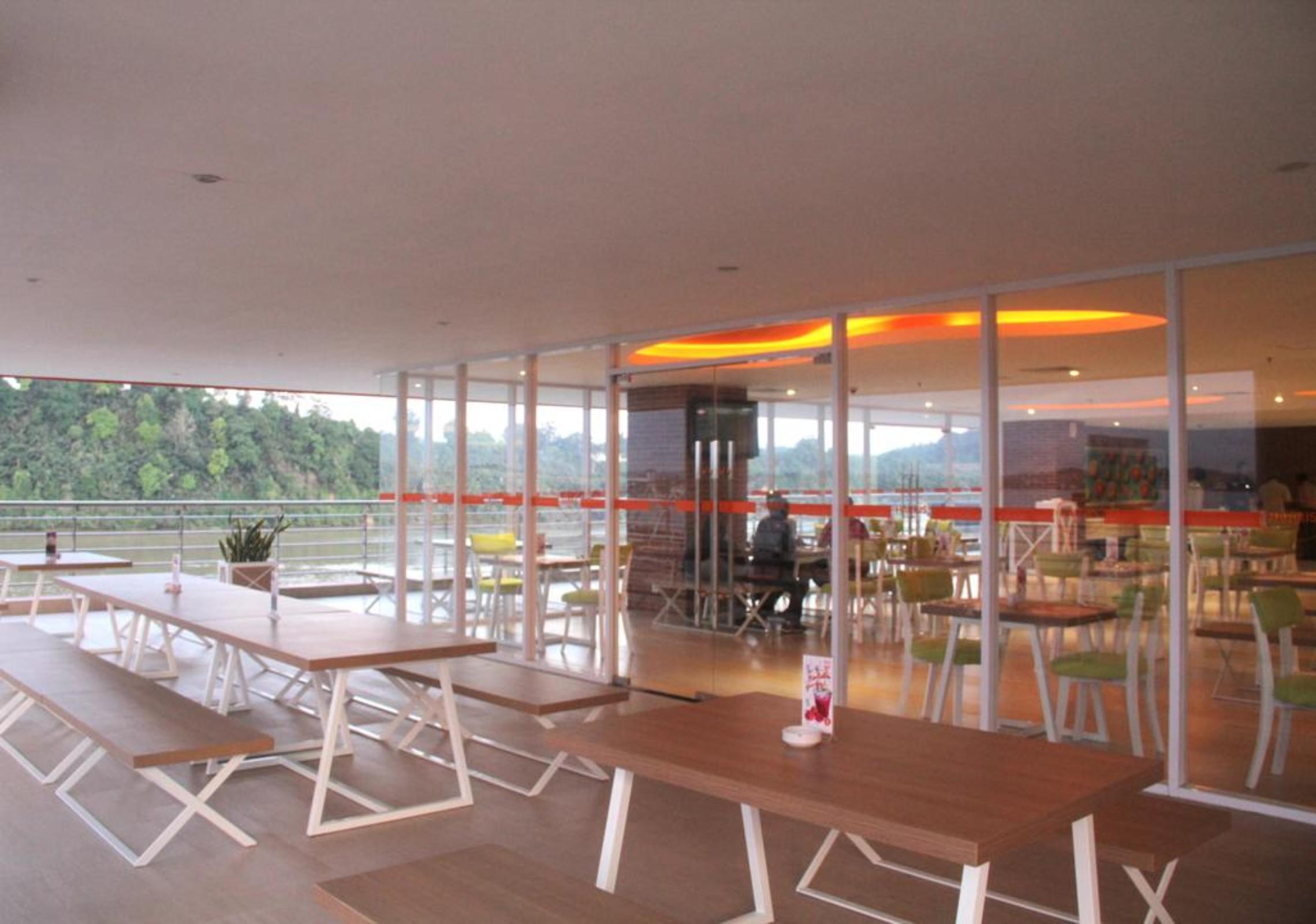 Harris Hotel Samarinda Eksteriør bilde