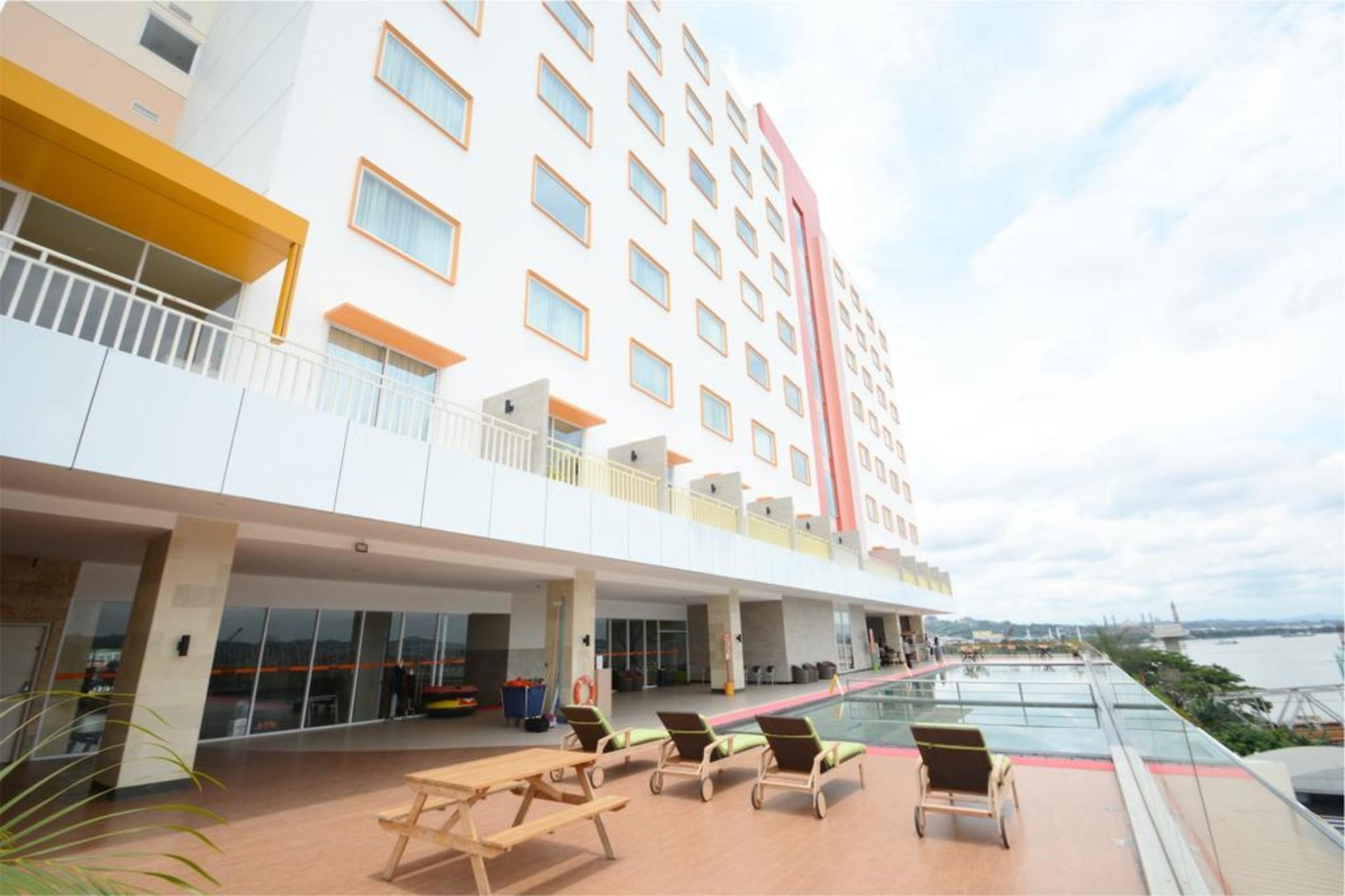 Harris Hotel Samarinda Eksteriør bilde